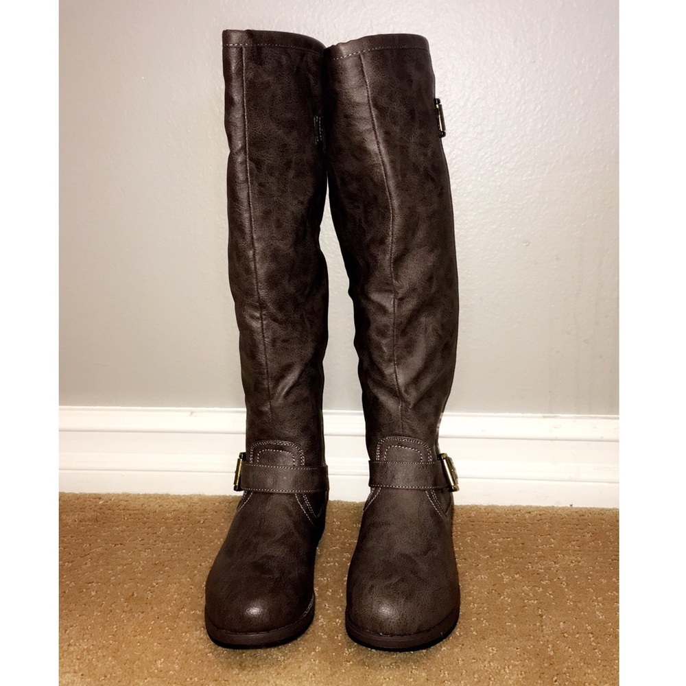 Gray/Brown zip up boots!